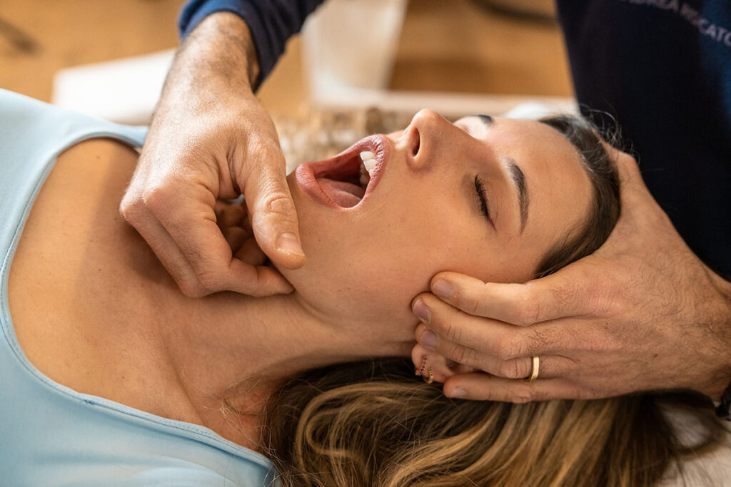 ¿Rechinar los dientes puede provocar fracturas dentales? Conozca los riesgos
