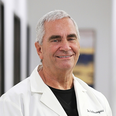 Dr. Edward Rosenquist III en San Marcos